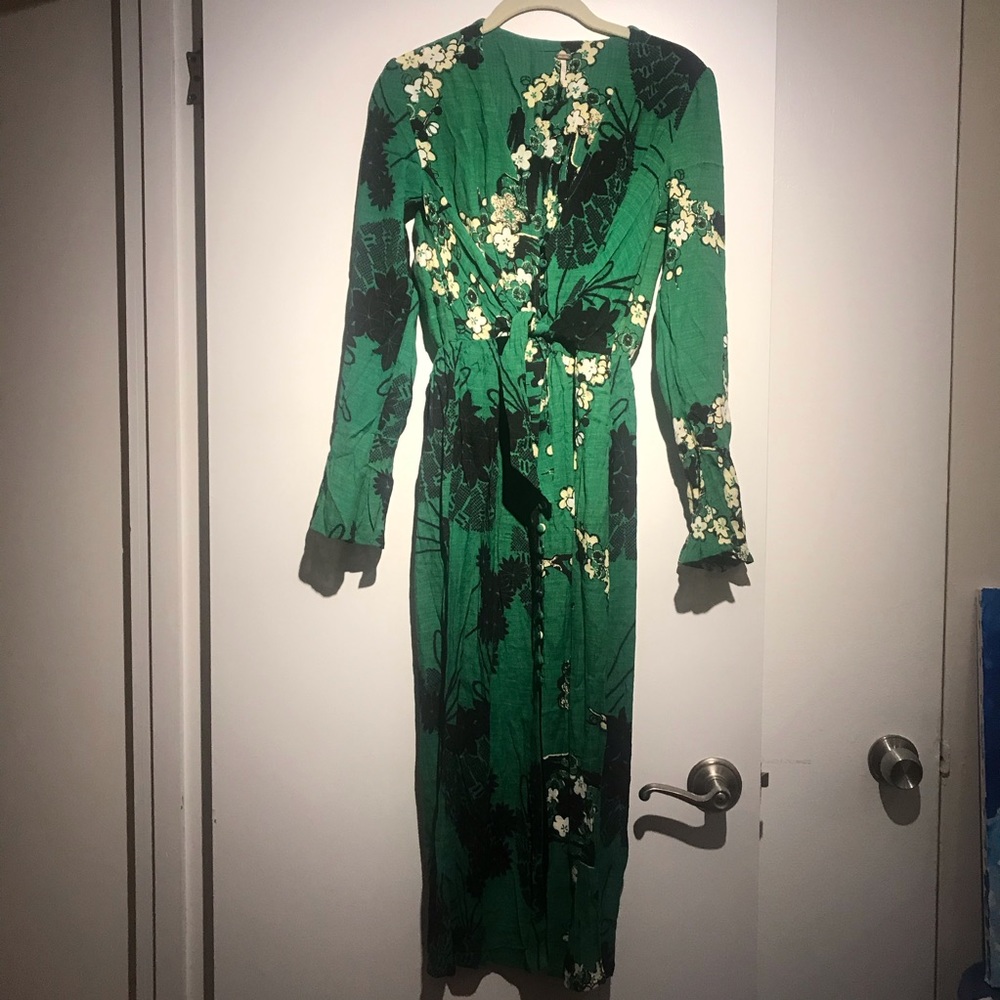 Free people vintage print midis dress. SZ Small